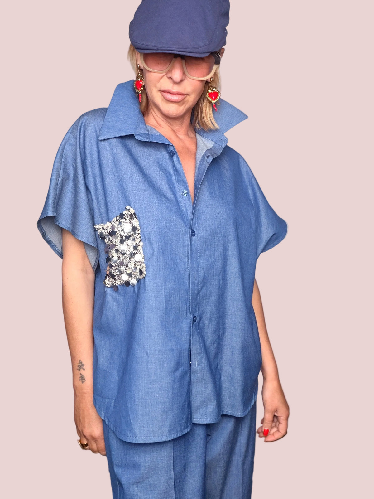 Camicia Oversize in Chambray Blu con Tasca Gioiello