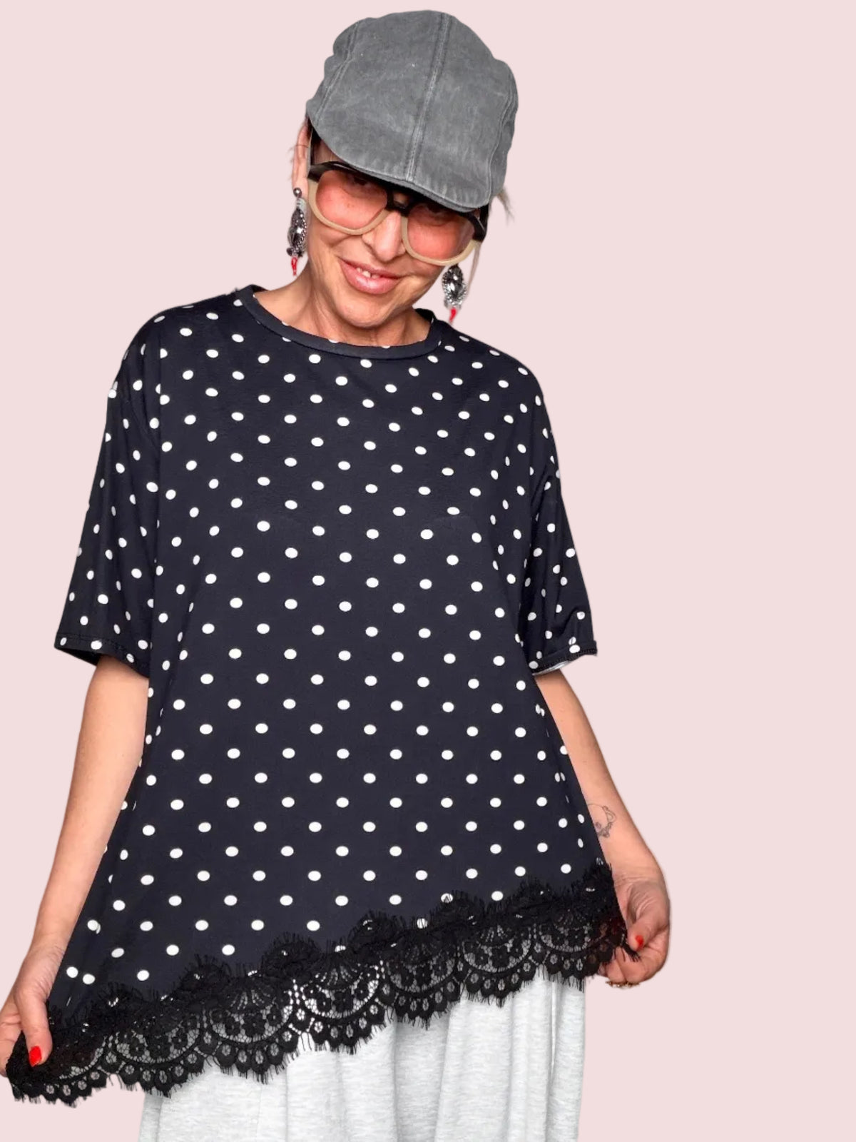 T-Shirt Oversize a Pois con Balza in Pizzo Nero