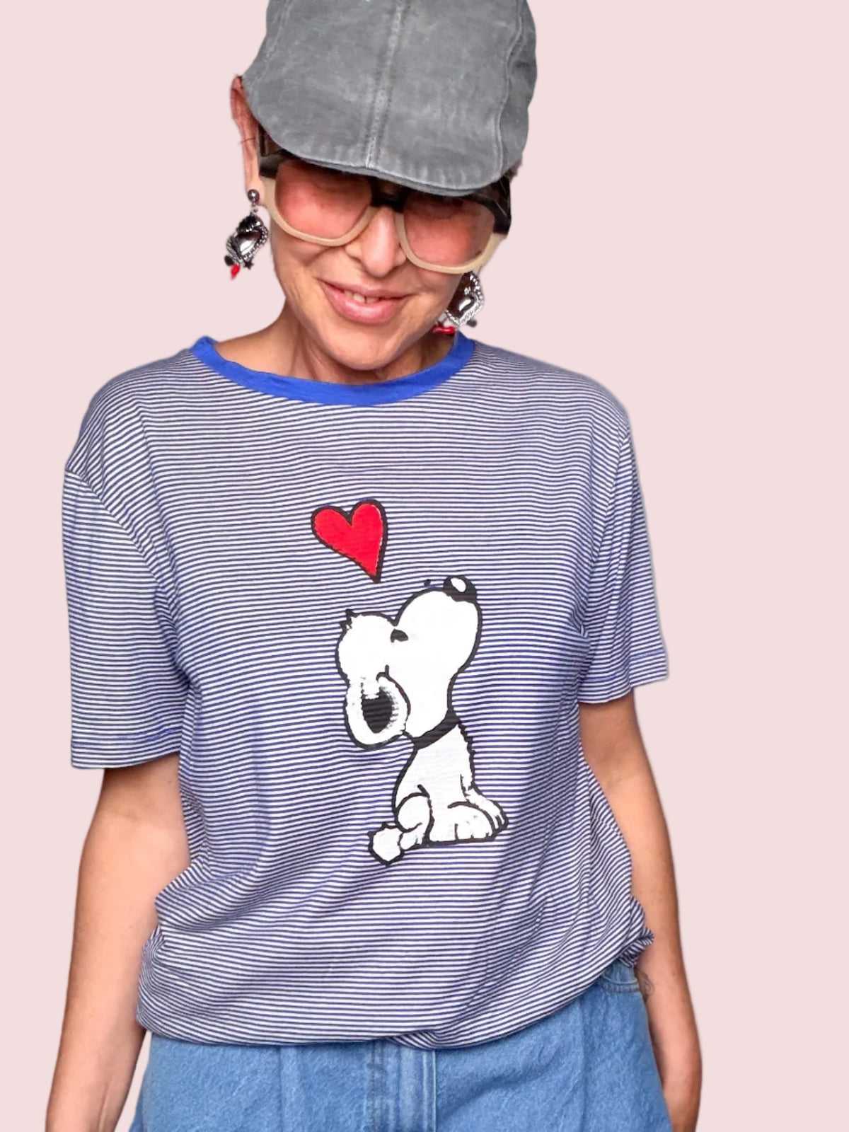 T-Shirt Oversize Snoopy a Righe con Collo a Contrasto