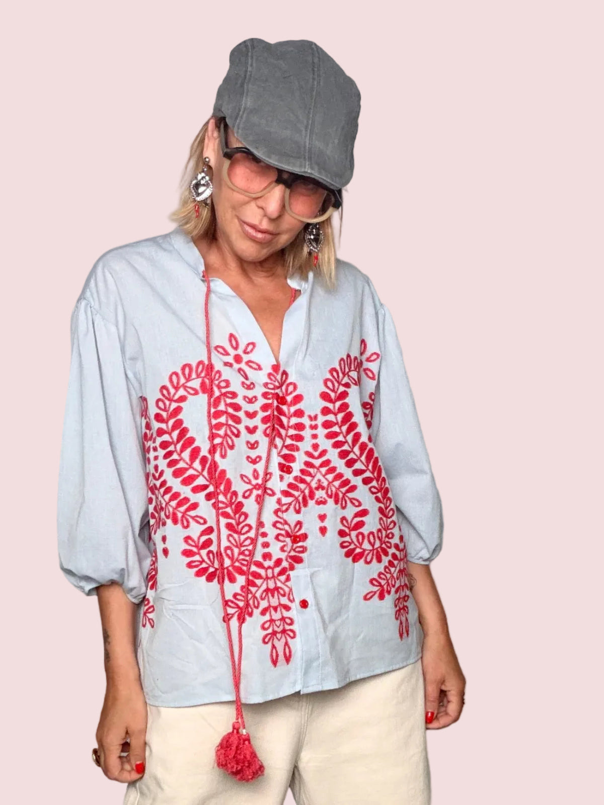 Camicia Oversize Azzurra con Ricamo Botanico Rosso e Nappine