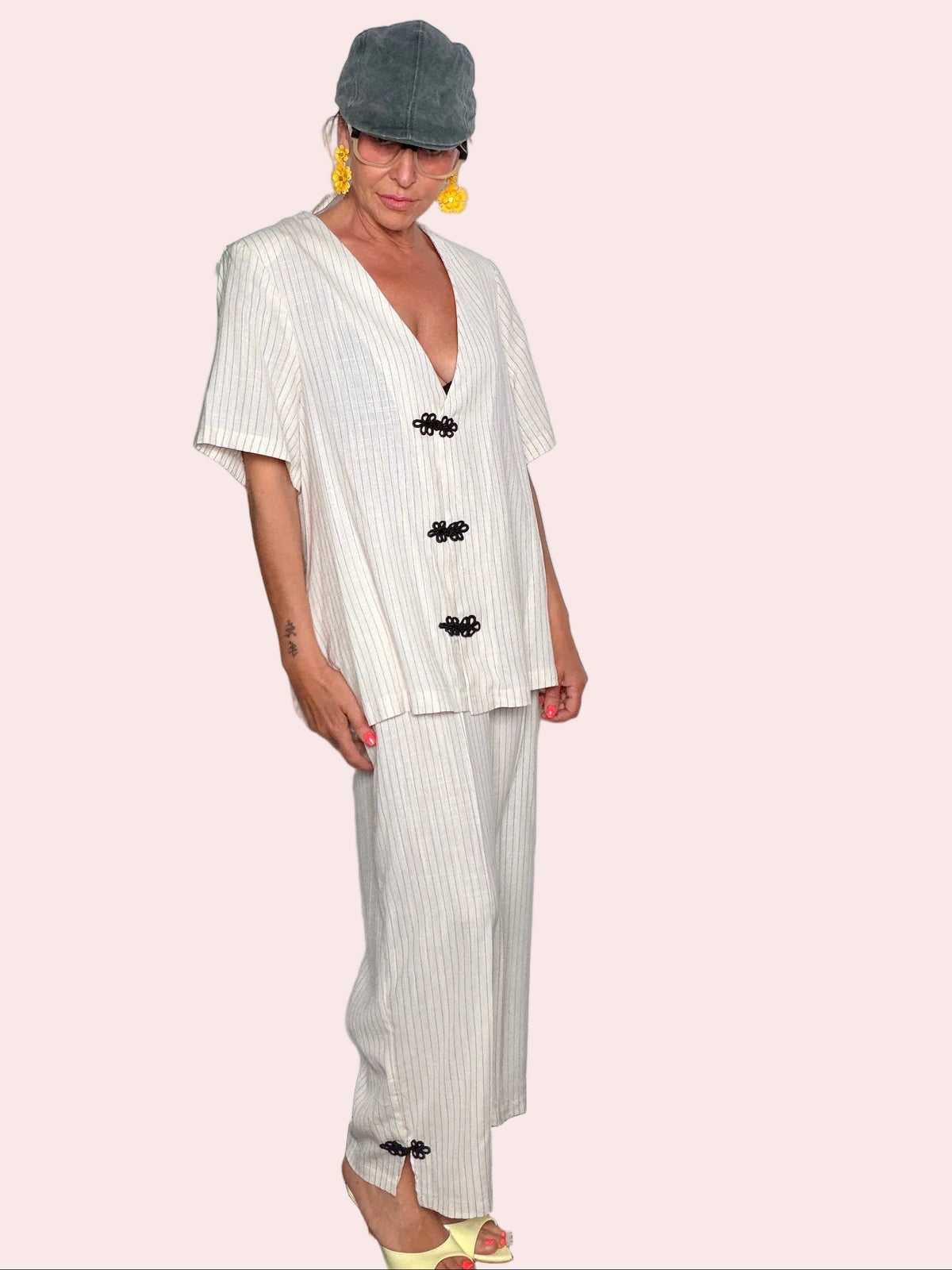 Pantalone a Righe Gessate con Alamari