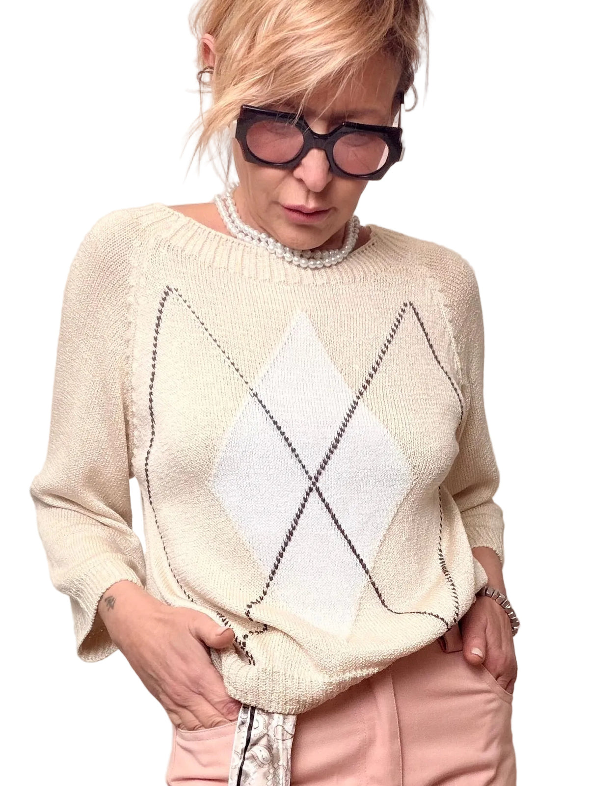 MAGLIA IN FILO CON MOTIVO GEOMETRICO