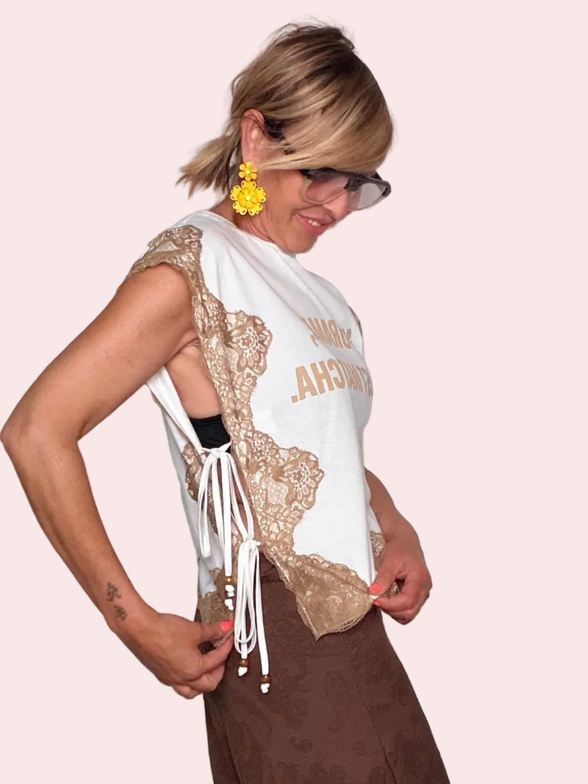 T-Shirt "No Drama, Just Matcha" con Pizzo e Laccetti