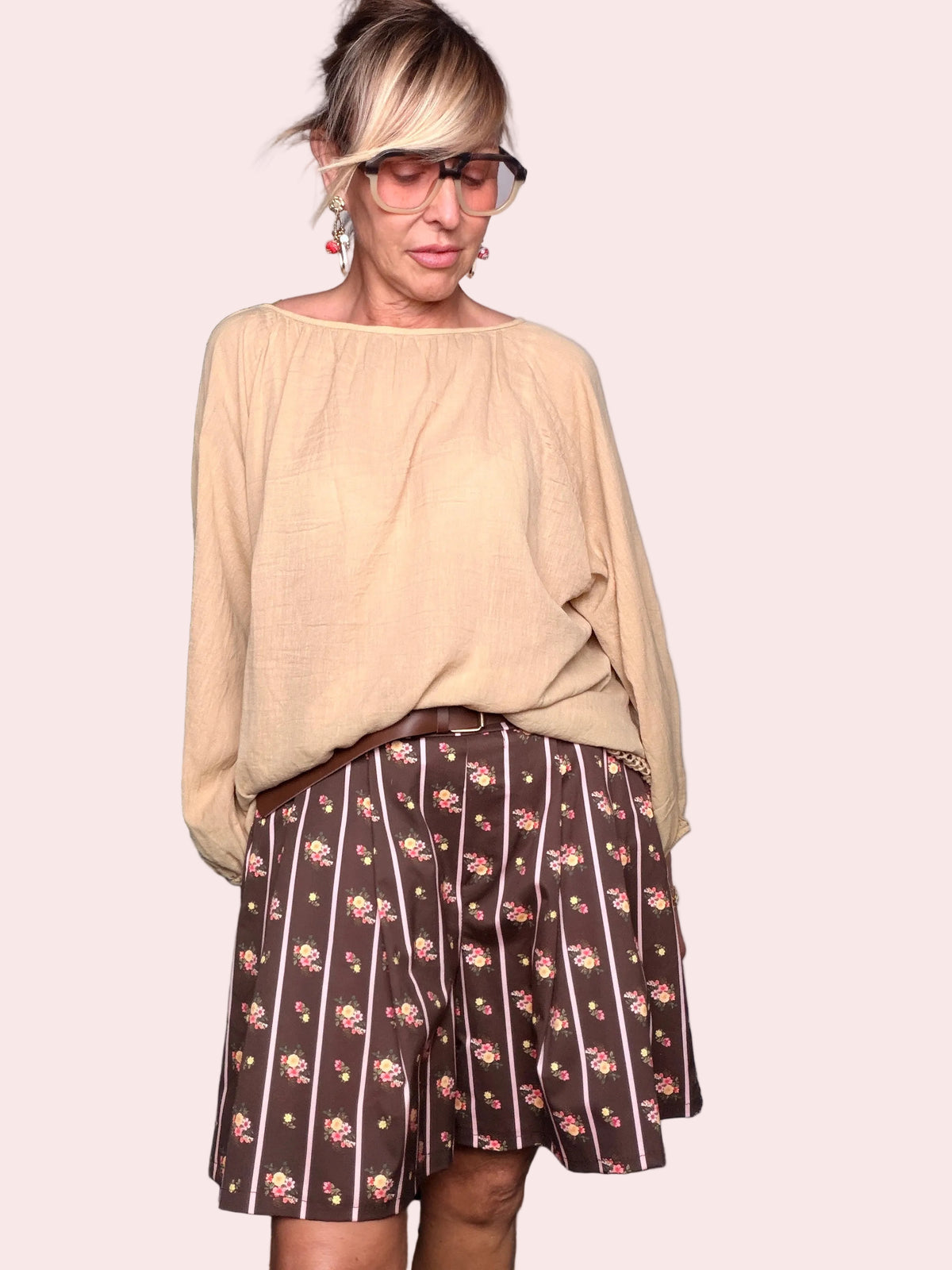 Bermuda a Righe con Stampa Floreale e Bordo Crochet in Vita