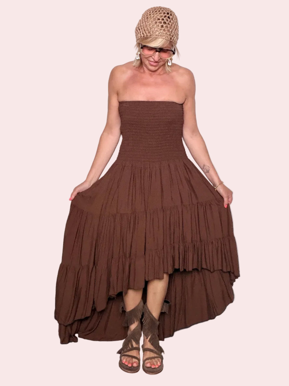 Abito Bustier a Fascia con Corpino Smock e Gonna a Balze Asimmetrica
