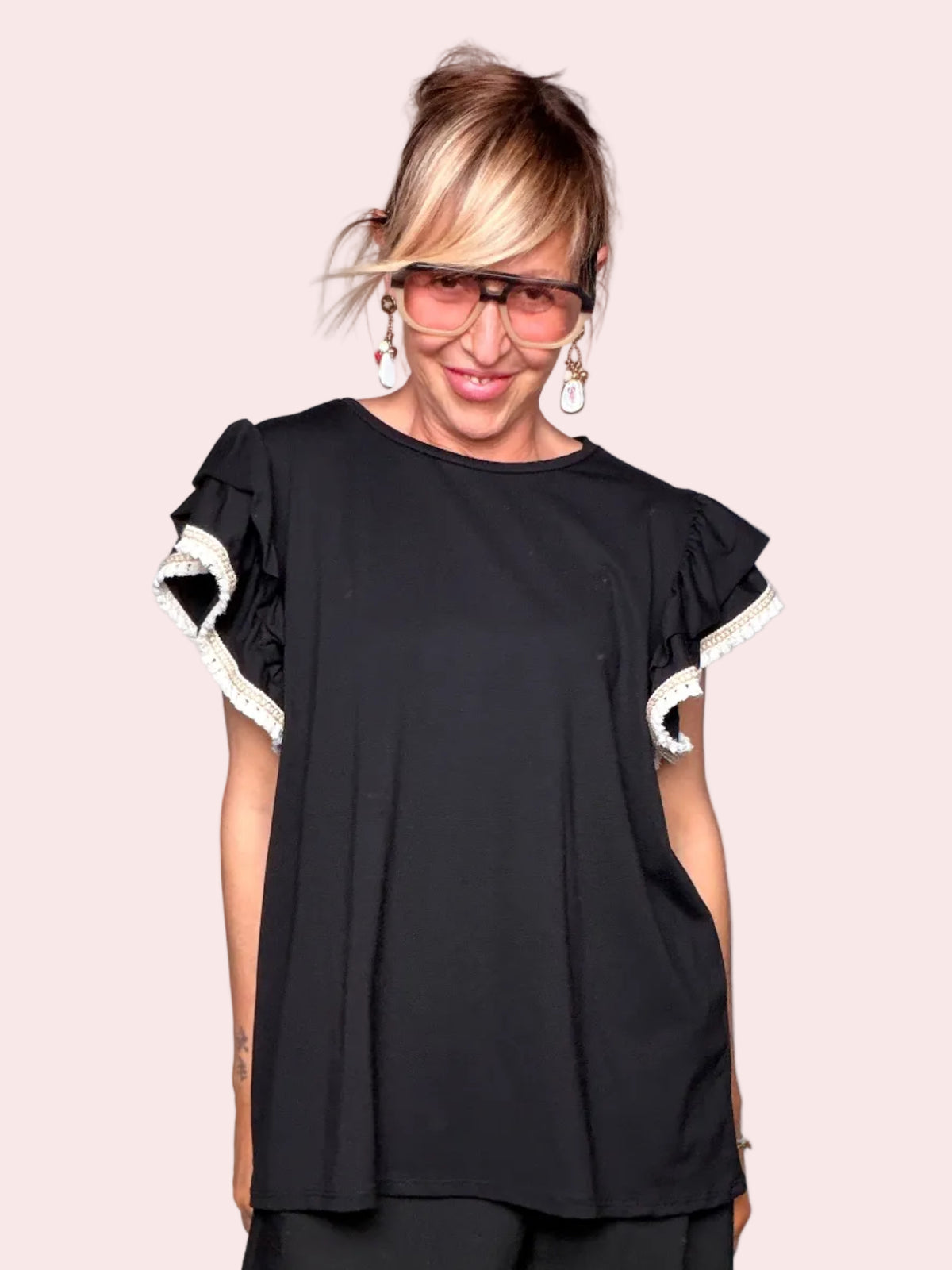 T-shirt Oversize con Maniche a Volant Doppio e Bordo Pizzo a Pallini