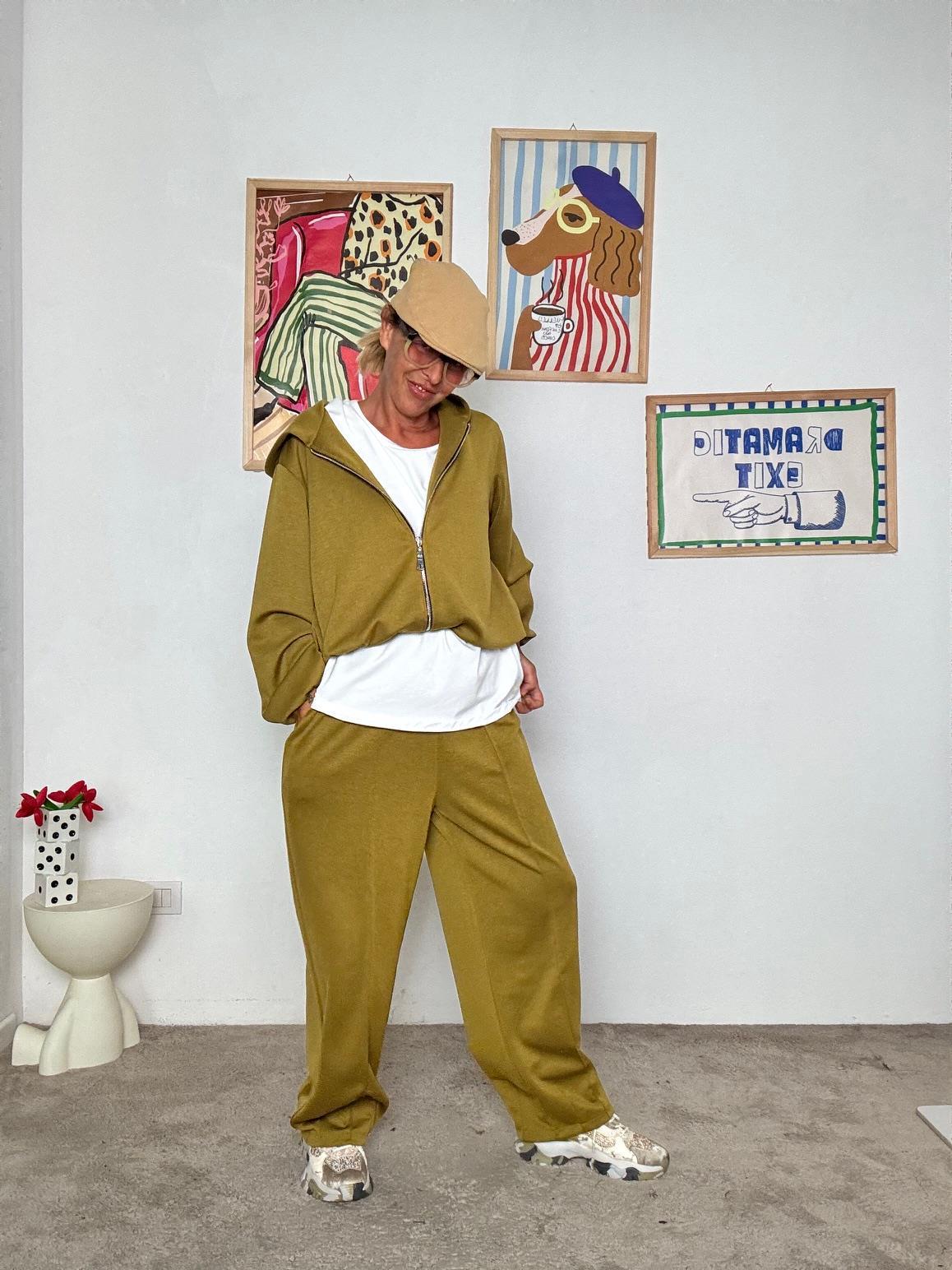 Giacca felpa oversize con zip color senape stile casual e super comfy 37135/ OLIO FEMALE