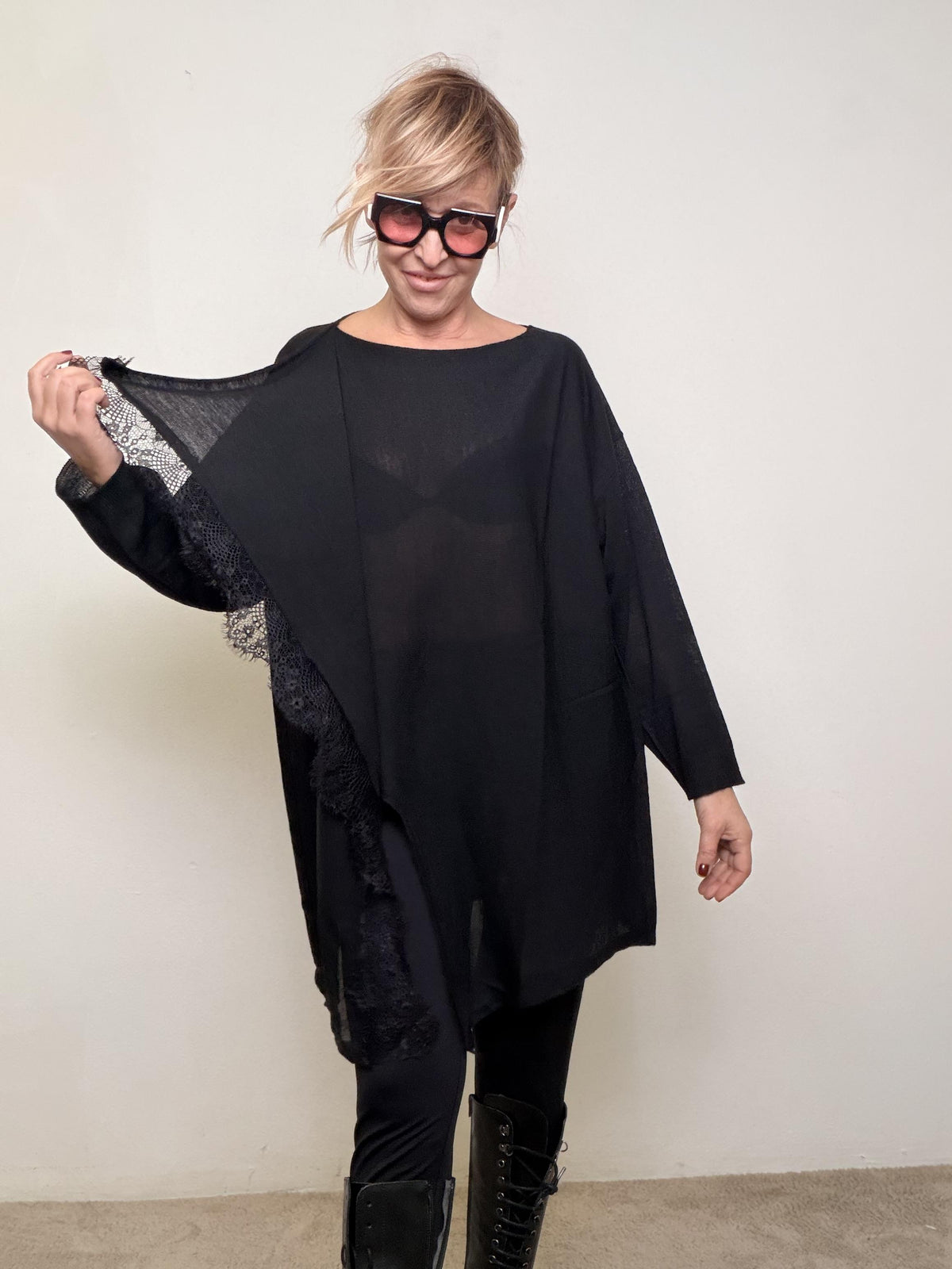 Maglia Over Asimmetrica Effetto Velo ST78539/ NERO SUSY STAR