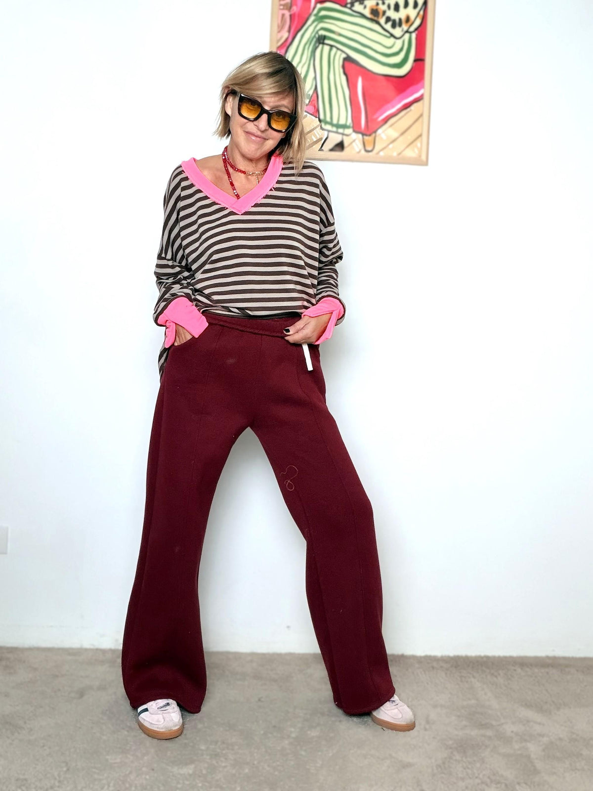 FEMALE - Pantalone ampio e comodo: stile minimal e contemporaneo vino R50075/ VINO FEMALE