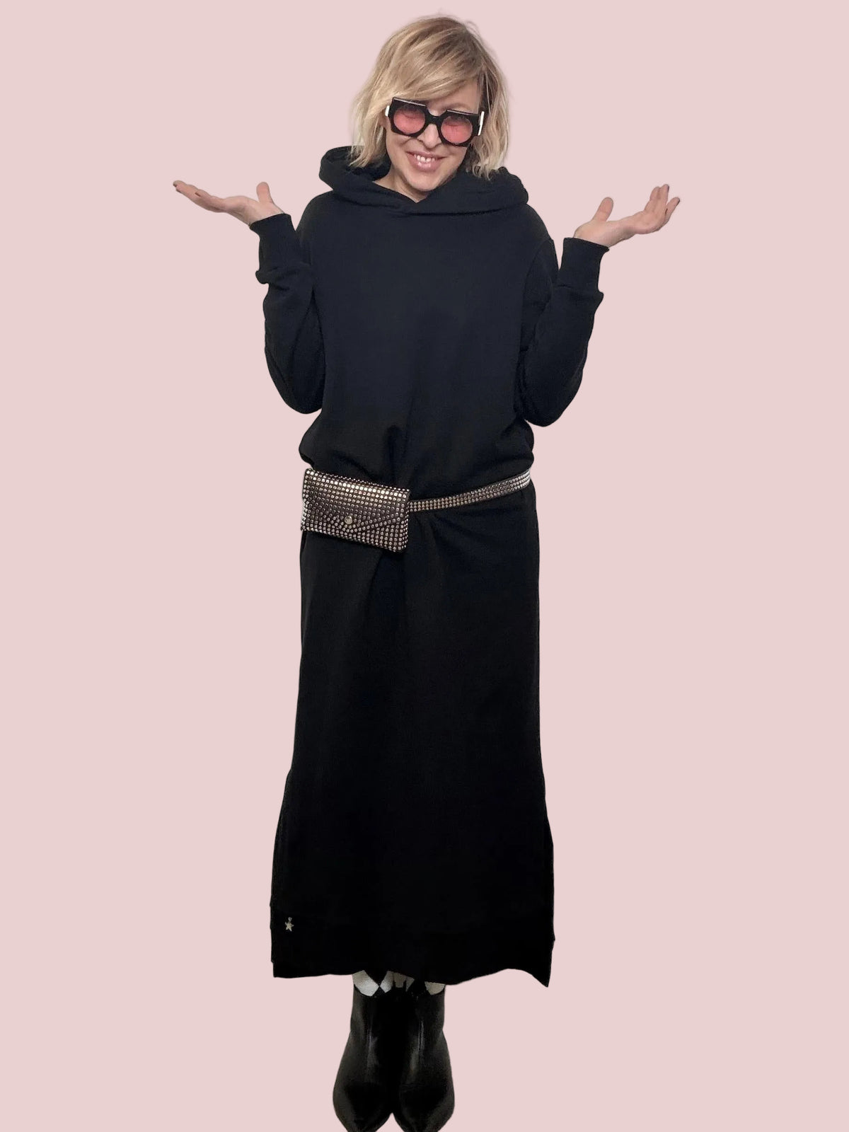 Abito felpa lungo super comfy e ultra chic M38F1611/ NERO SOUVENIR