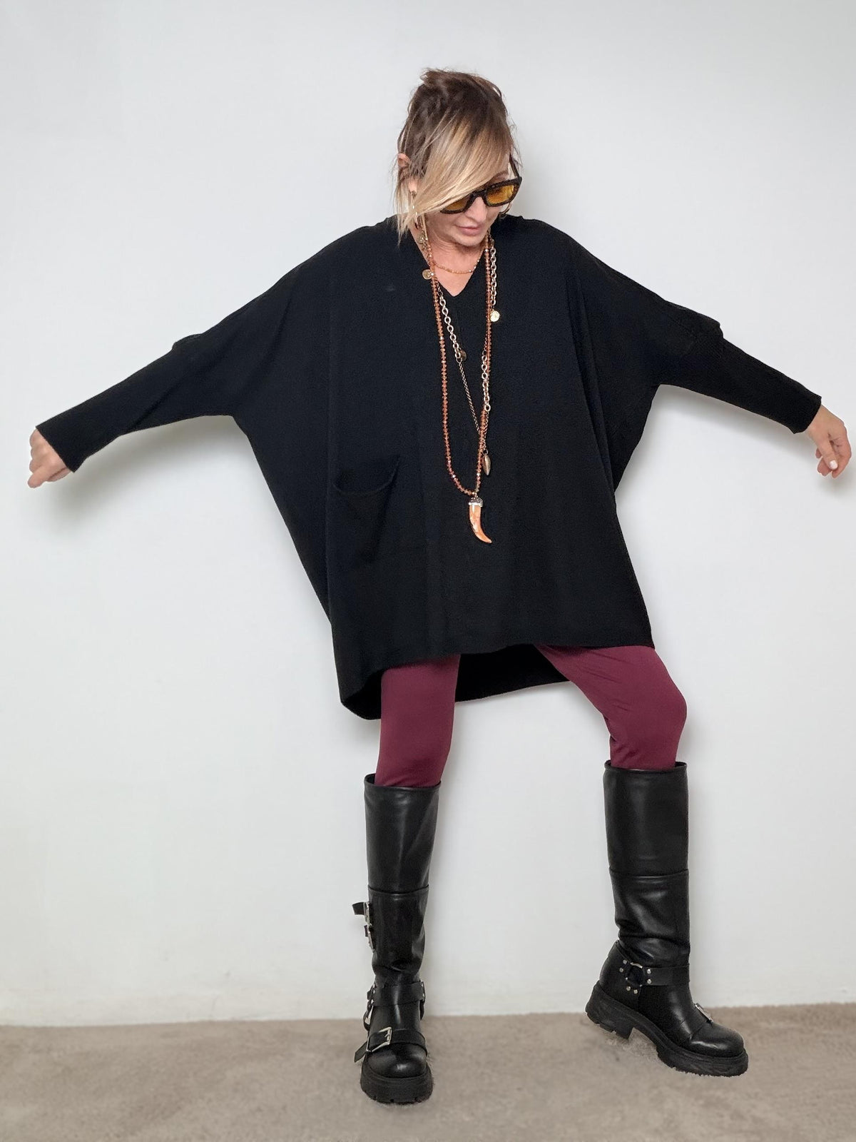 SUSY STAR - Maglia over con tasca nero ST78407/ NERO SUSY STAR