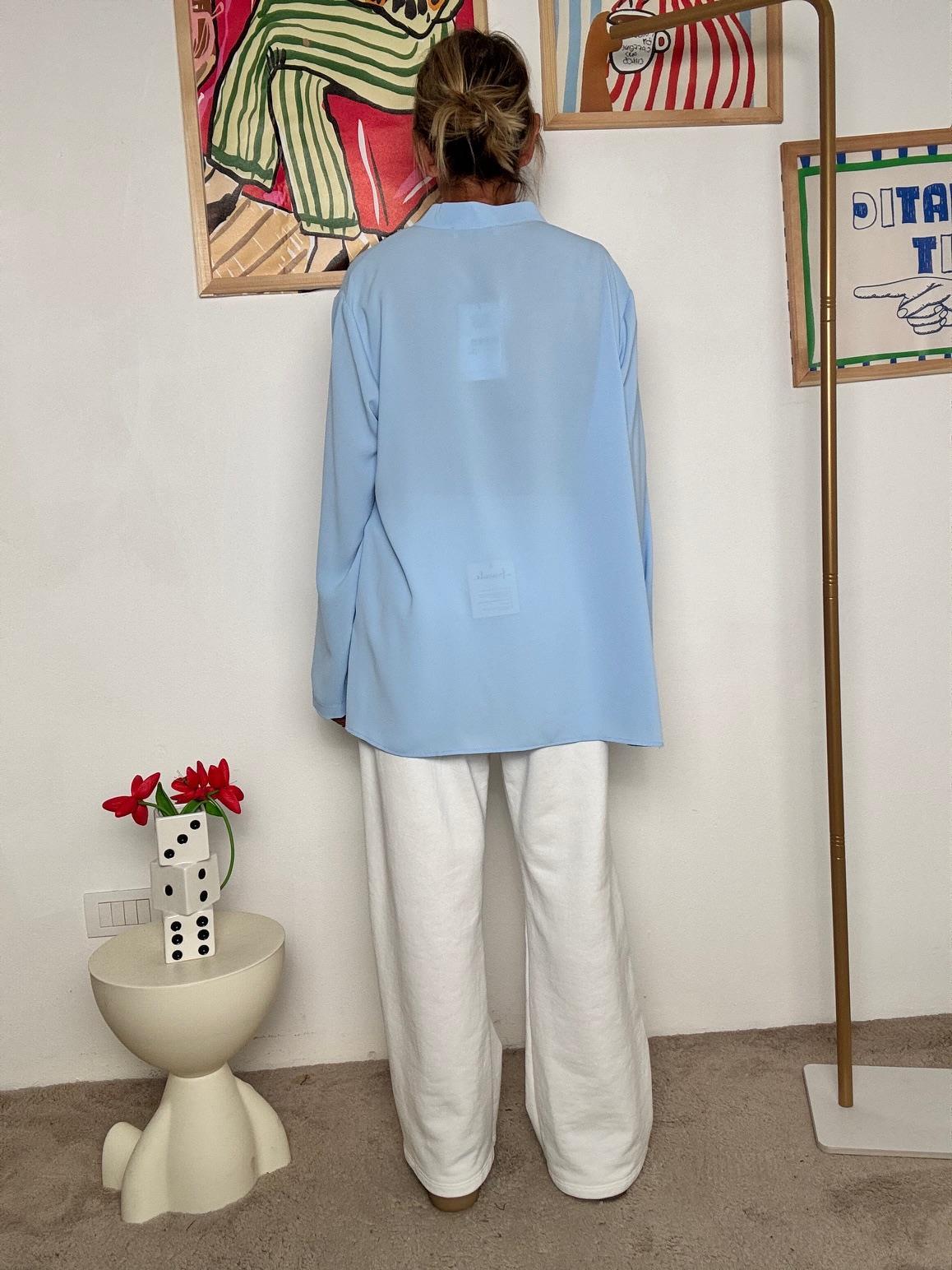 DEJA VU -Camicia donna oversize azzurra Stile minimal chic A25FL106/ CELESTE DEJA VU