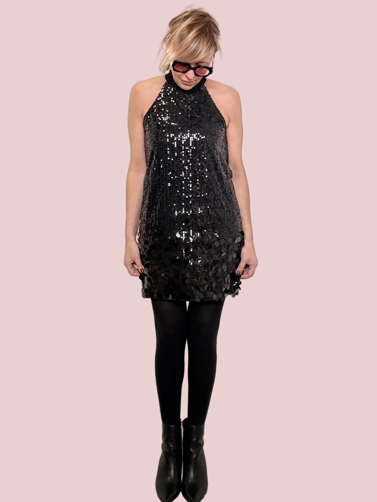 Abito mini paillettes con collo alto super glam F38X1605/ NERO SOUVENIR
