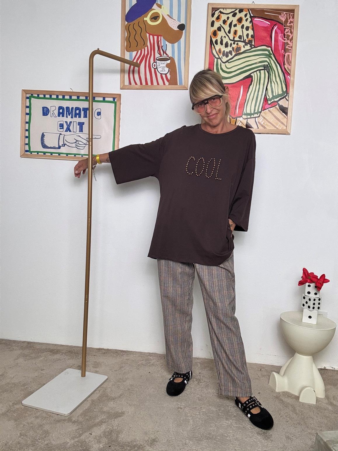 SUSY STAR - T-shirt donna oversize con scritta COOL Minimal fuori, ironica dentro - MORO STS7267/ MORO SUSY STAR