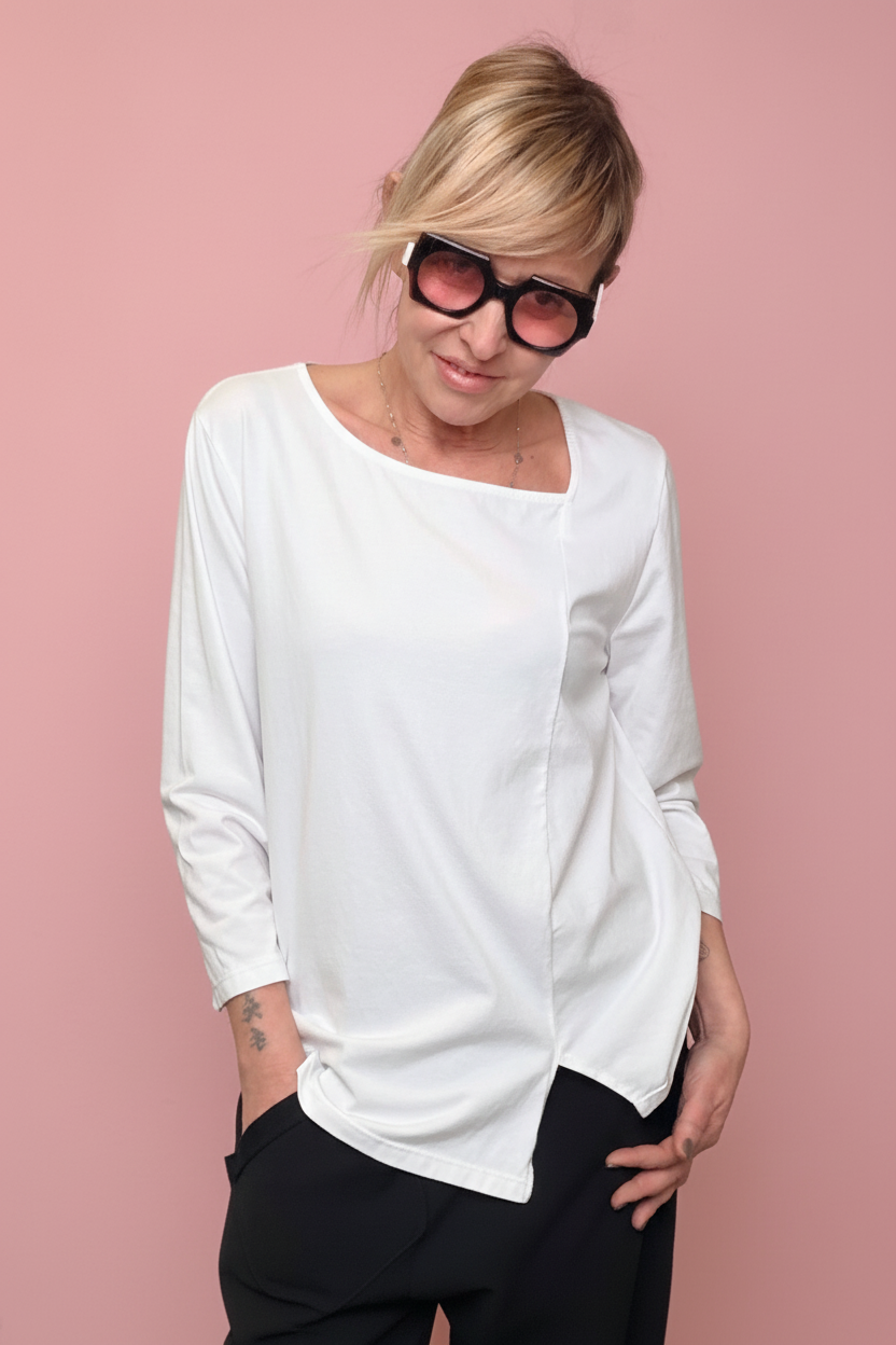 T-shirt oversize sfondo rosa
