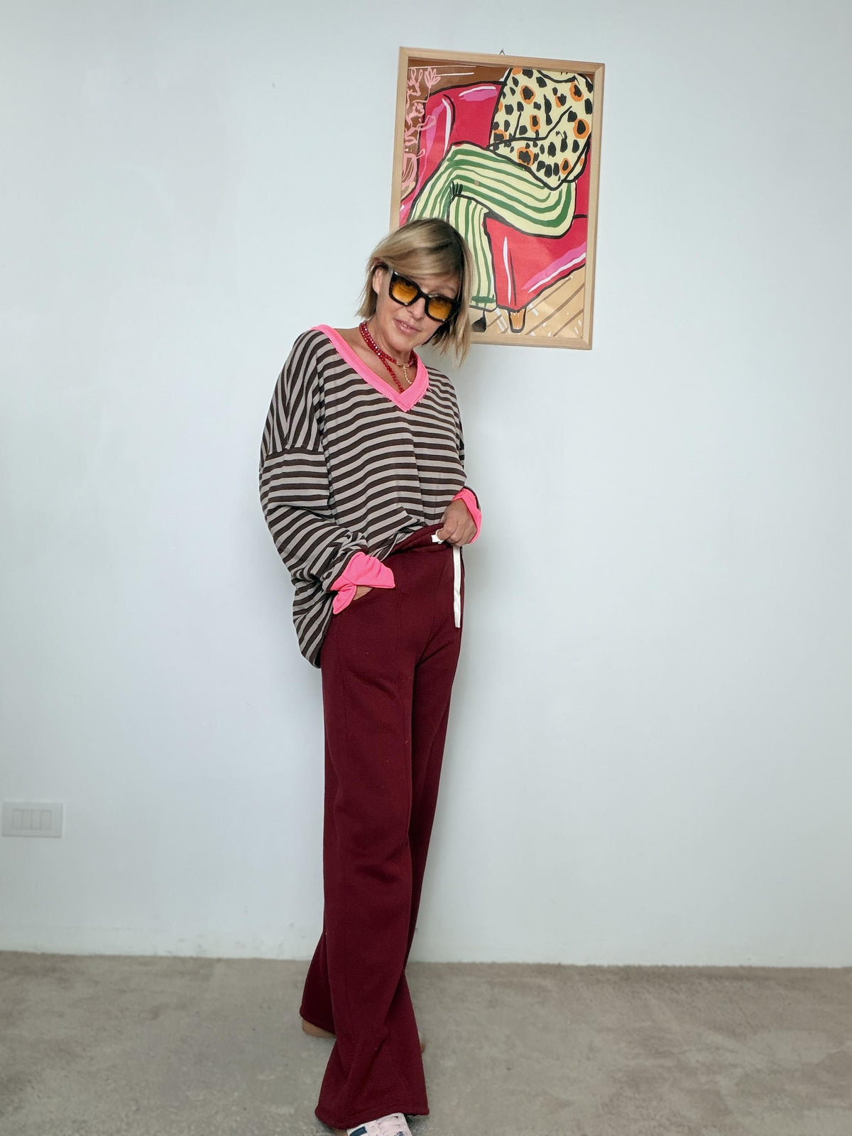 FEMALE - Pantalone ampio e comodo: stile minimal e contemporaneo vino R50075/ VINO FEMALE