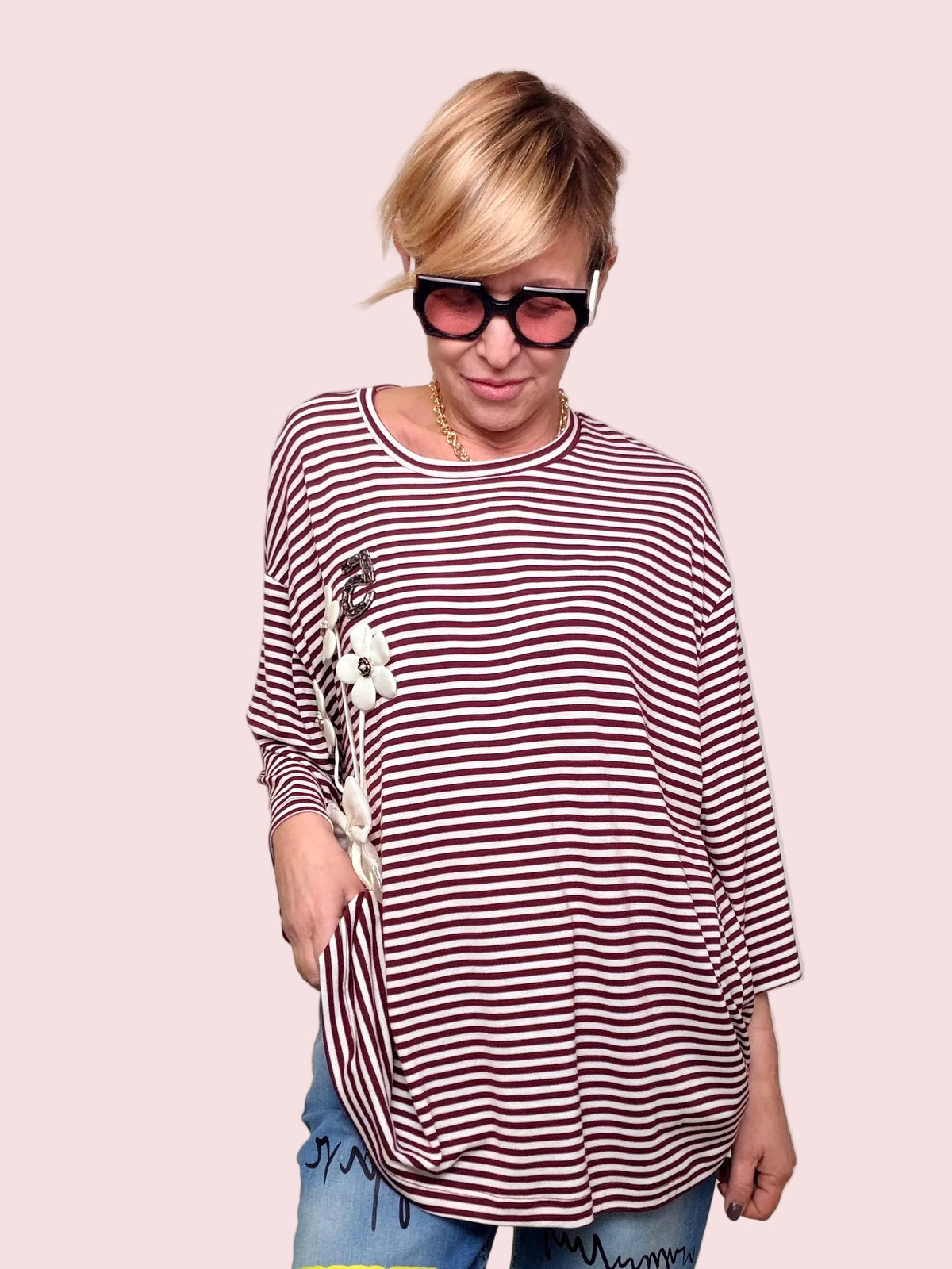 Maglia Oversize a Righe con Dettaglio Floreale