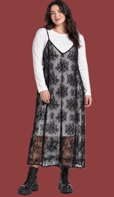 Abito composto da maxi t-shirt con abito in pizzo
