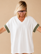 T-Shirt Oversize Bianca Scollo V Polsini Righe Multicolor