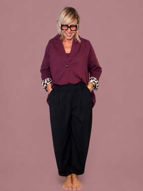 Pantalone Punto Milano Nero – Carrot Fit con Pince | FEMALE
