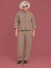 Pantalone a sigaretta in microfantasia beige e marrone