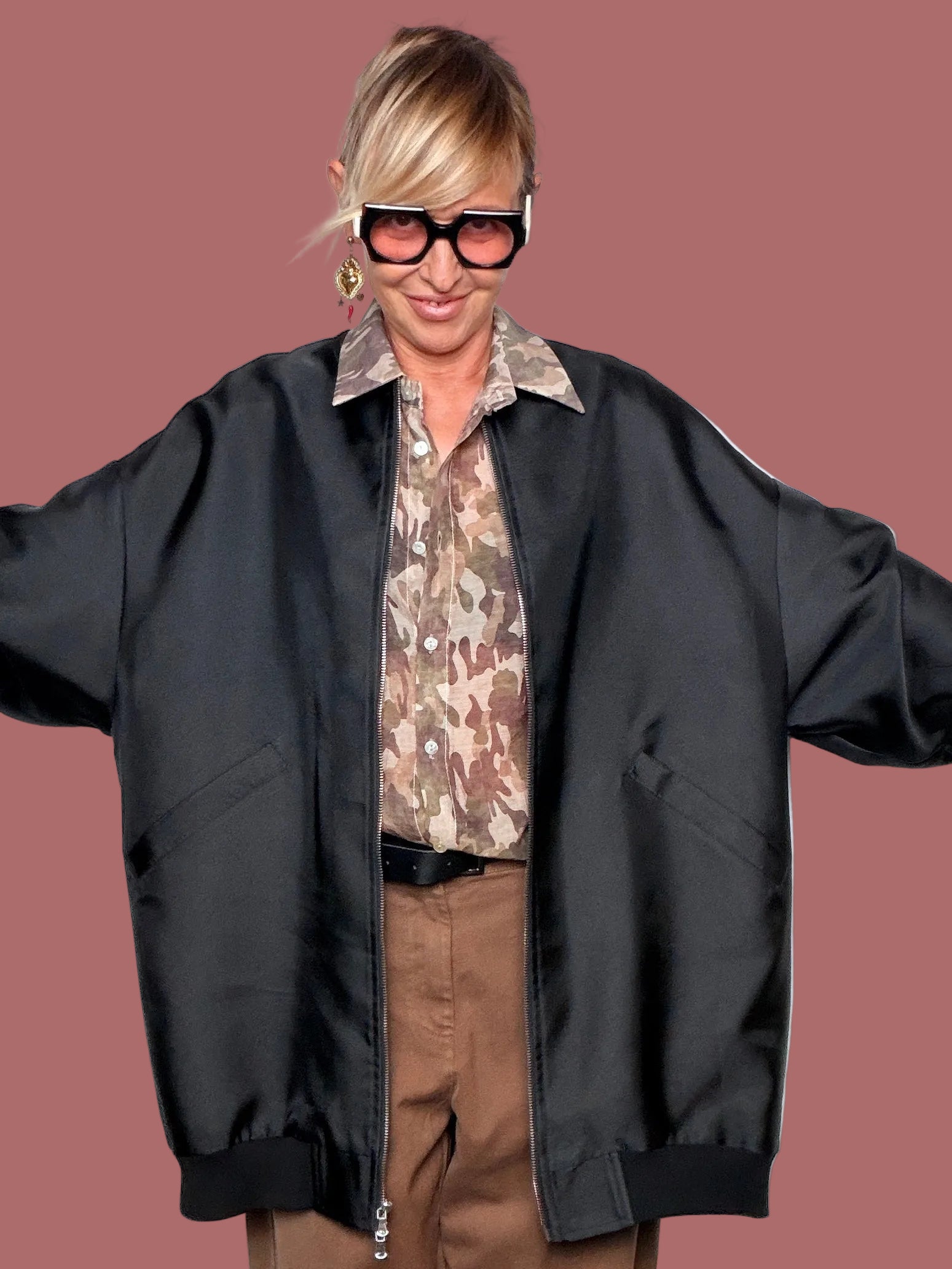 Bomber Over in Raso Nero con Fodera Camouflage
