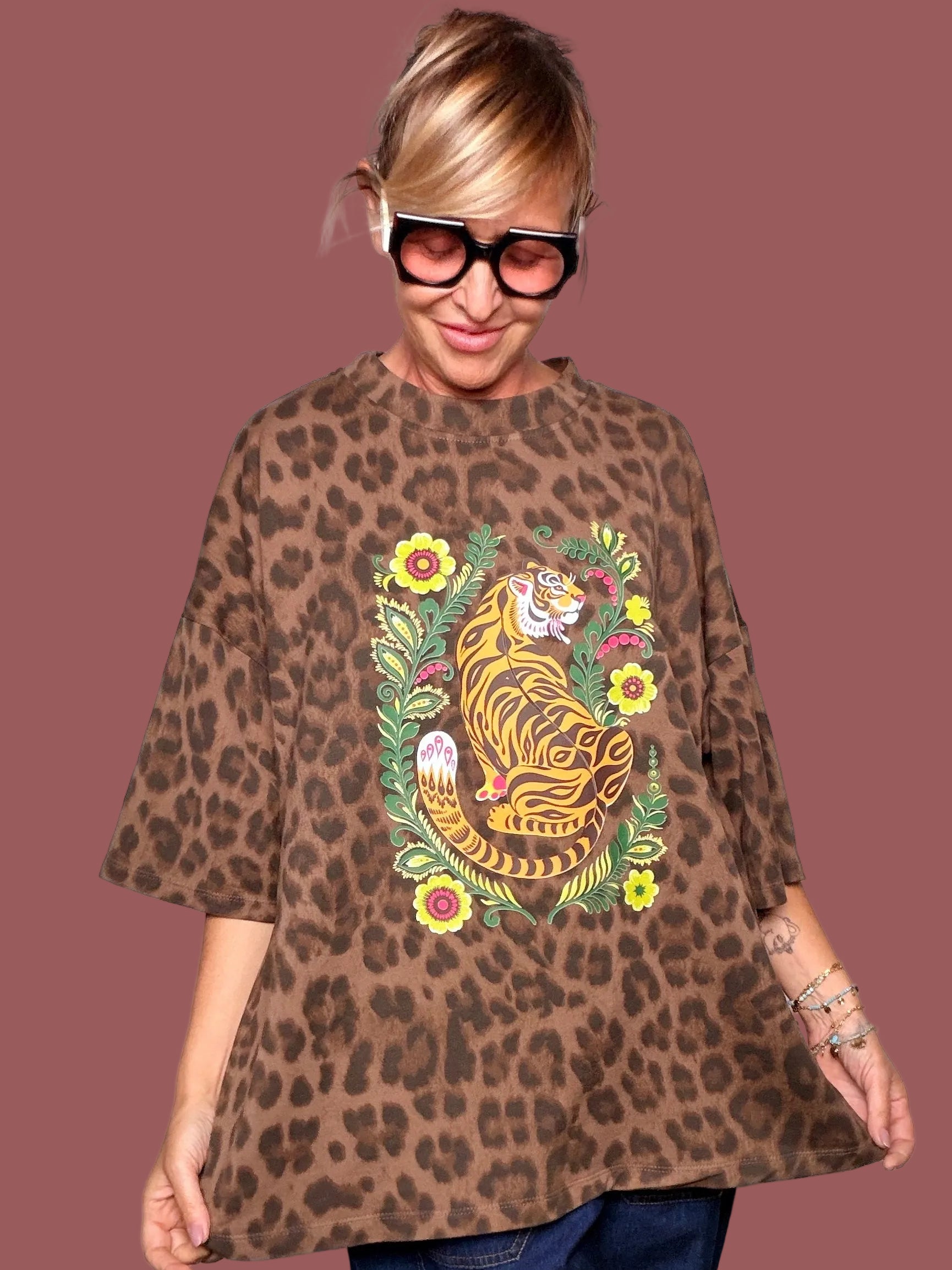 T- shirt maculata con tigre