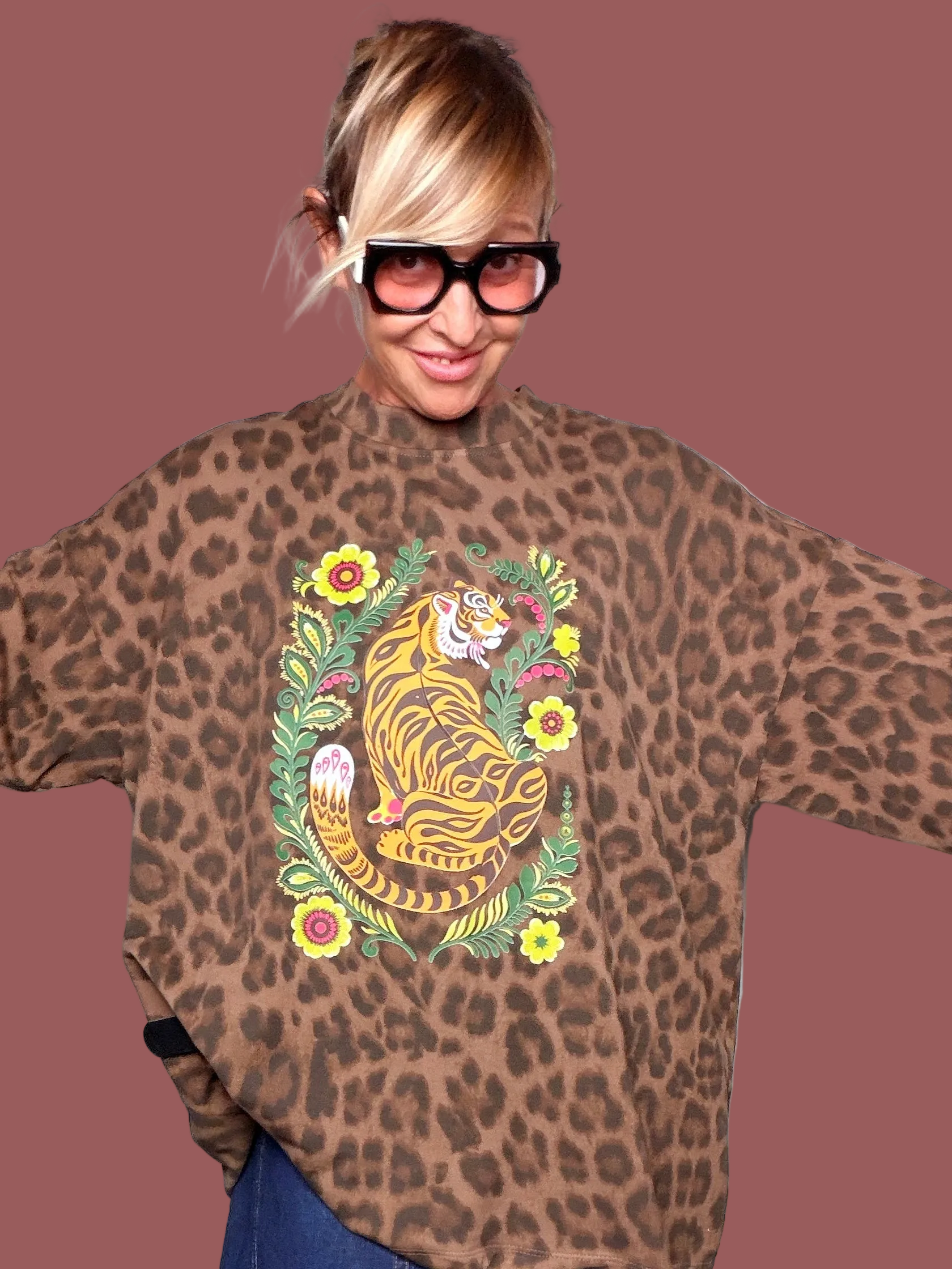 T- shirt maculata con tigre