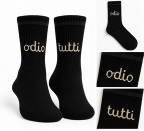 Calzino corto con scritta ODIO TUTTI