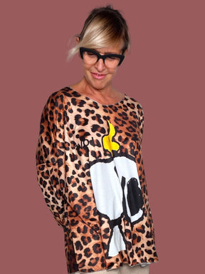 T-shirt Leopardata con Maxi Stampa Cartoon