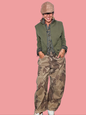 Pantalone donna balloon fit camouflage in cotone stretch, vista laterale