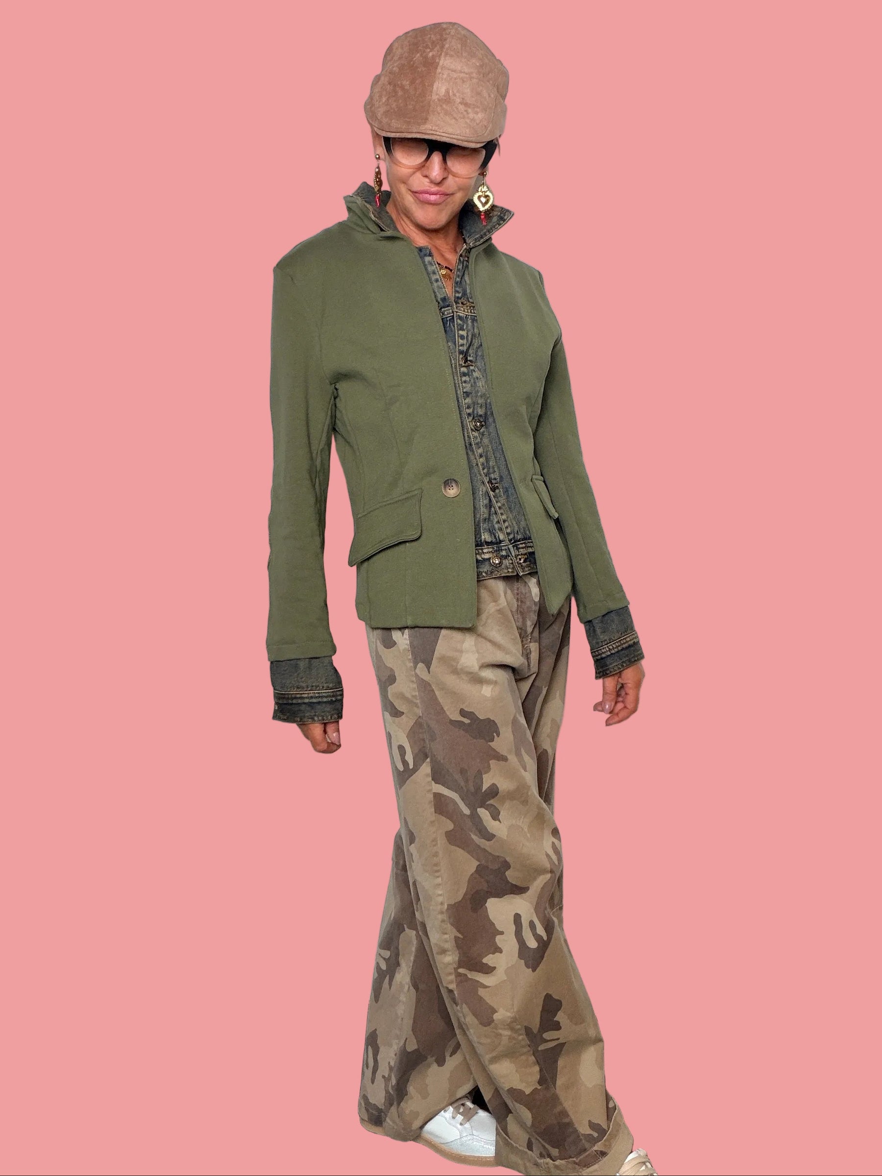 Pantalone donna balloon fit camouflage in cotone stretch, vista frontale
