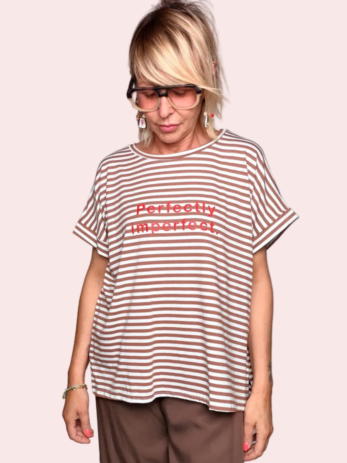 T-shirt Oversize a Righe con Stampa "Perfectly Imperfect"
