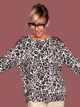 Maglia Animalier con Scollo Tondo