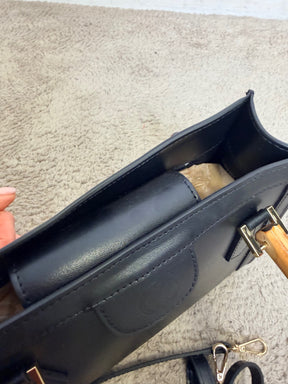 Borsa in Pelle con Manico Bamboo – Eleganza Decisa