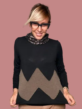 Maglia geometrica Le Streghe con colletto staccabile in paillettes argento