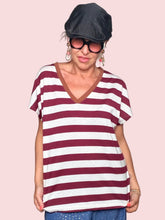Maglia Oversize a Righe con Scollo a V