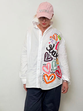 Camicia Bianca con Stampa Cuori Colorati