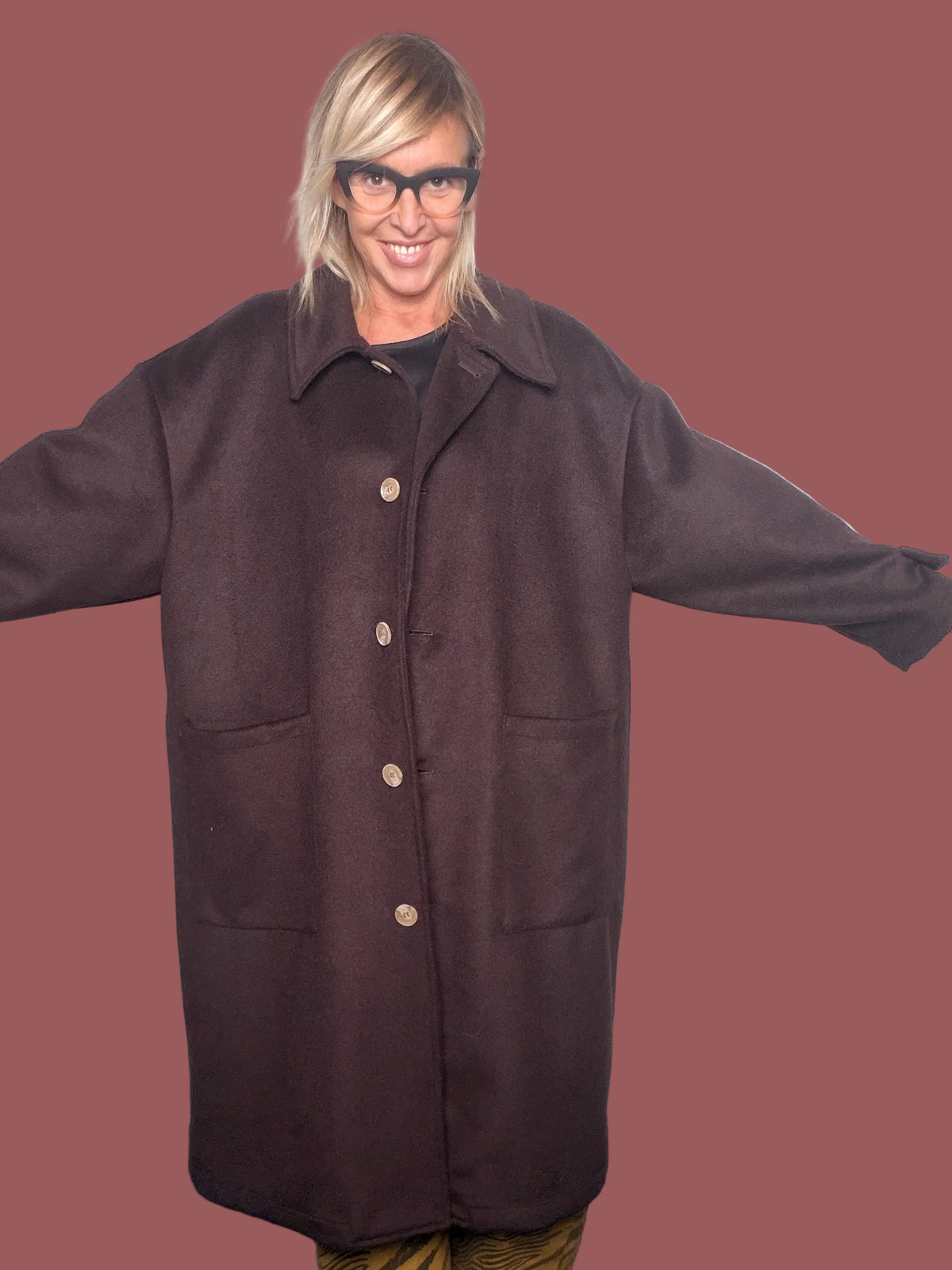 Cappotto Lungo Oversize con Bottoni Testa di Moro Flo&Poi