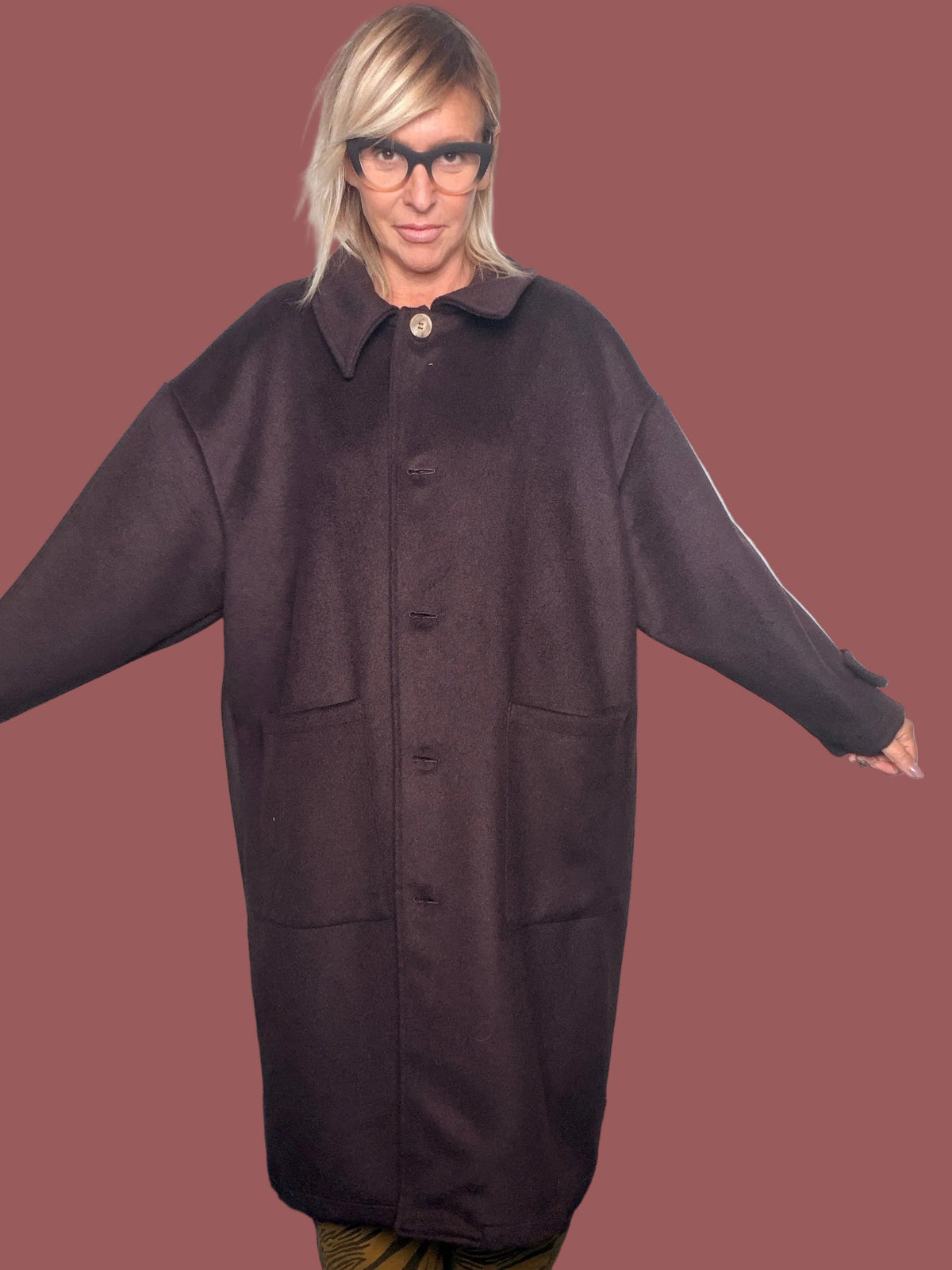 Cappotto Lungo Oversize con Bottoni Testa di Moro Flo&Poi