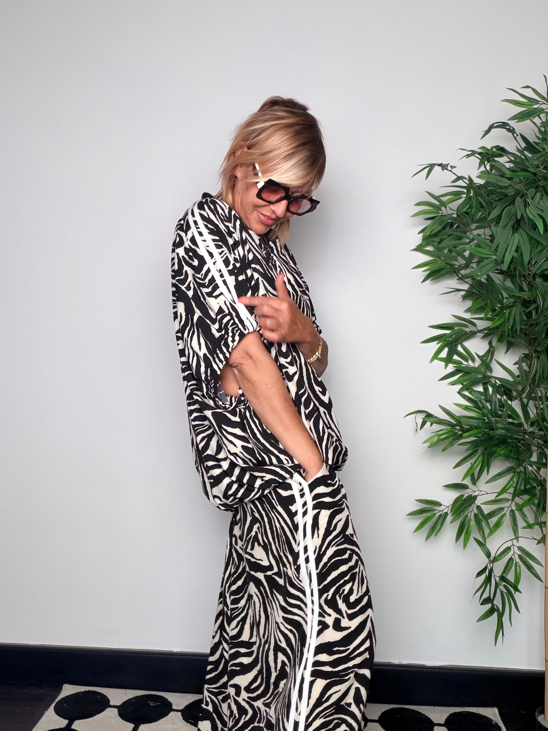 Completo Zebrato Oversize Top e Pantalone — Viscosa