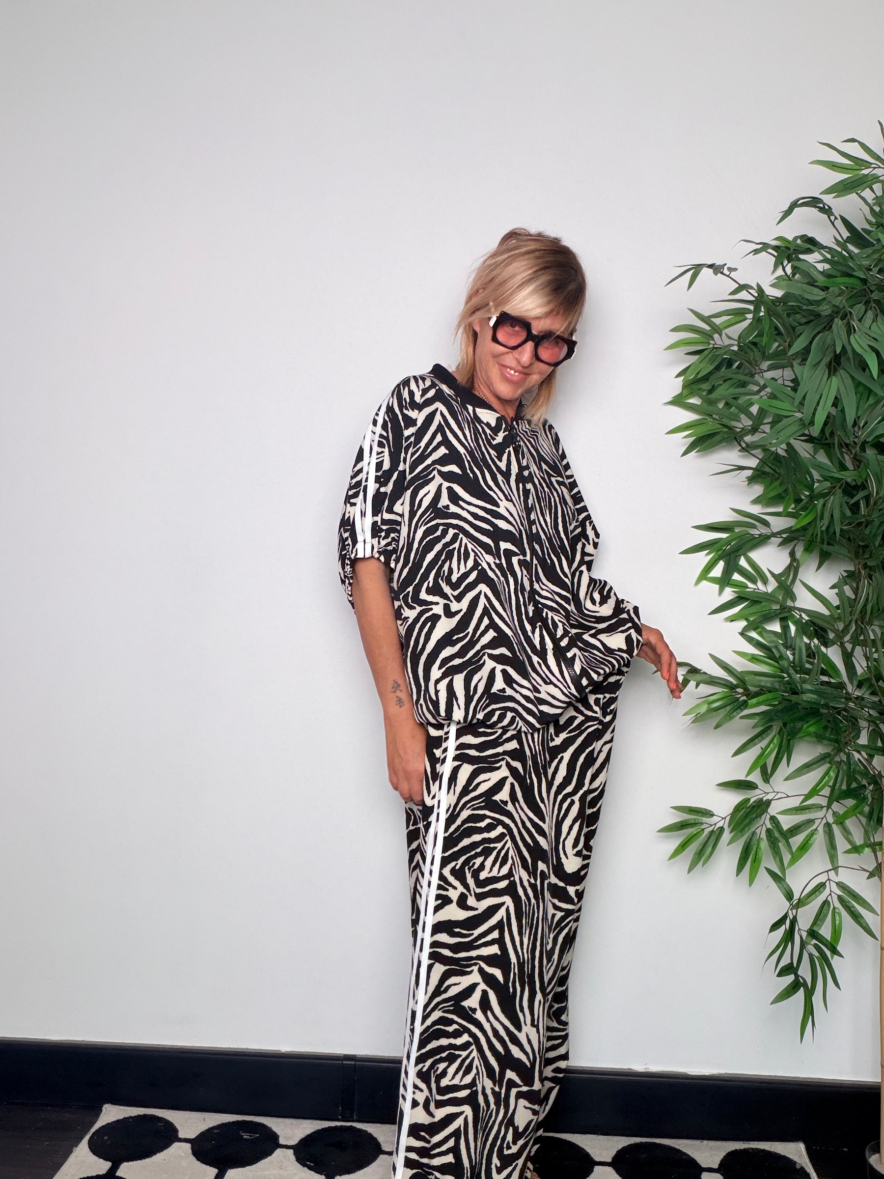 Completo Zebrato Oversize Top e Pantalone — Viscosa