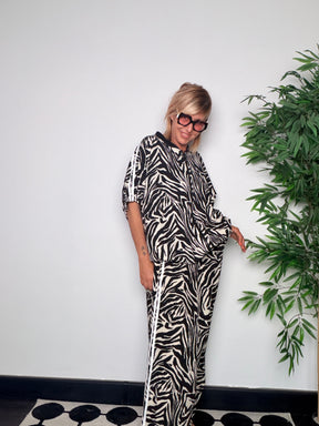 Completo Zebrato Oversize Top e Pantalone — Viscosa