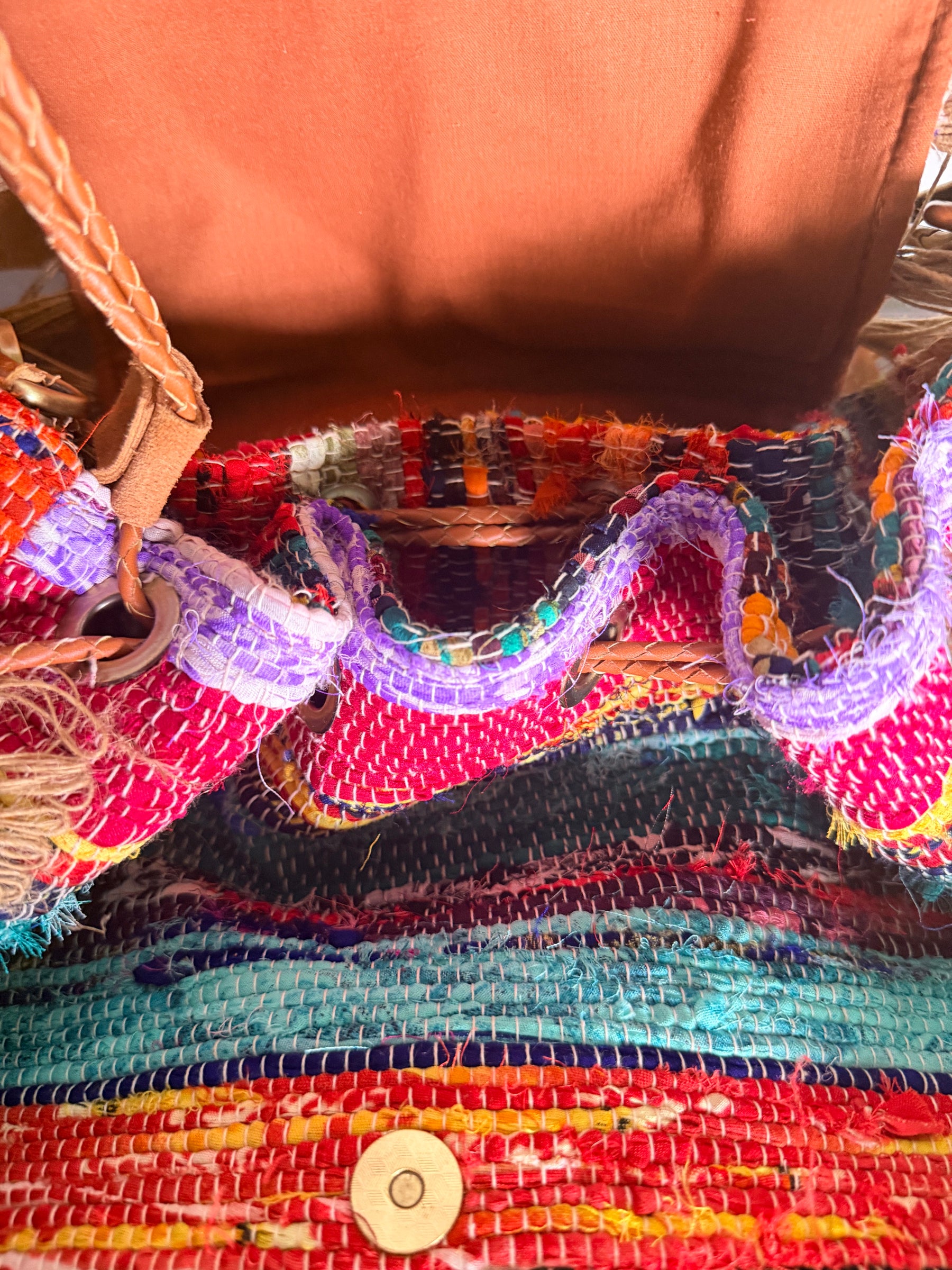 Borsa Etnica Tessuto Multicolor – Medaglione Perline (Copia)