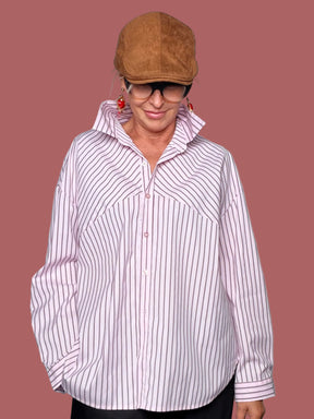 Camicia a righe con carré geometrico