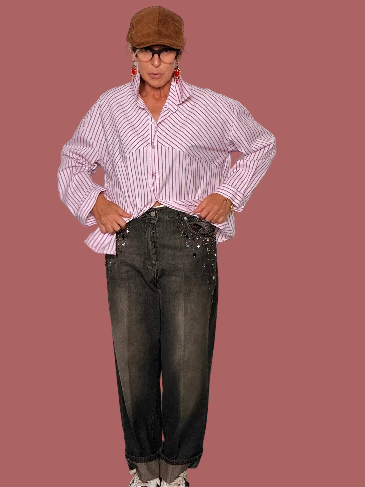 Jeans grigio antracite con pietre applicate