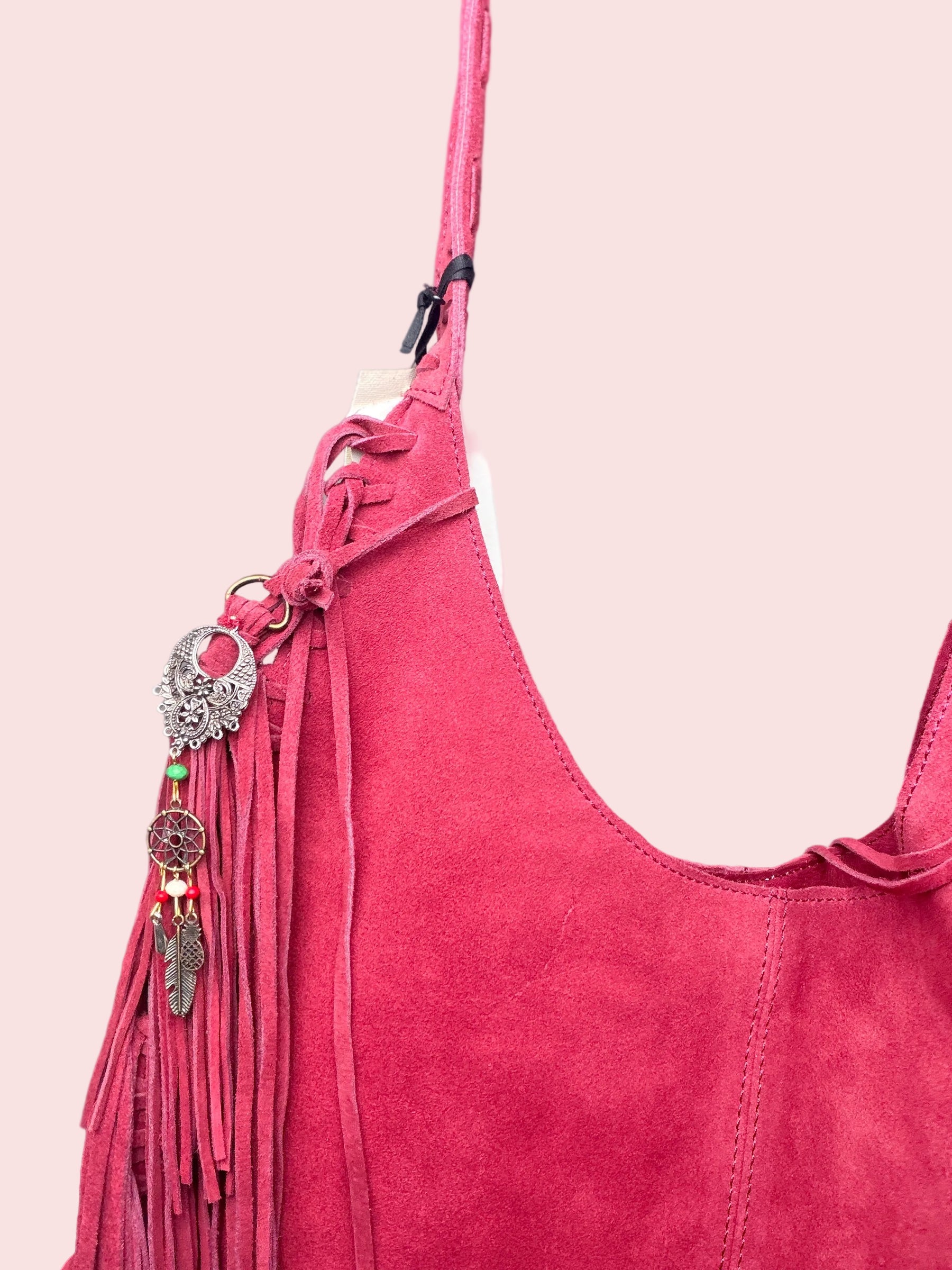 Borsa Hobo Scamosciata con Frange — Fucsia Boho