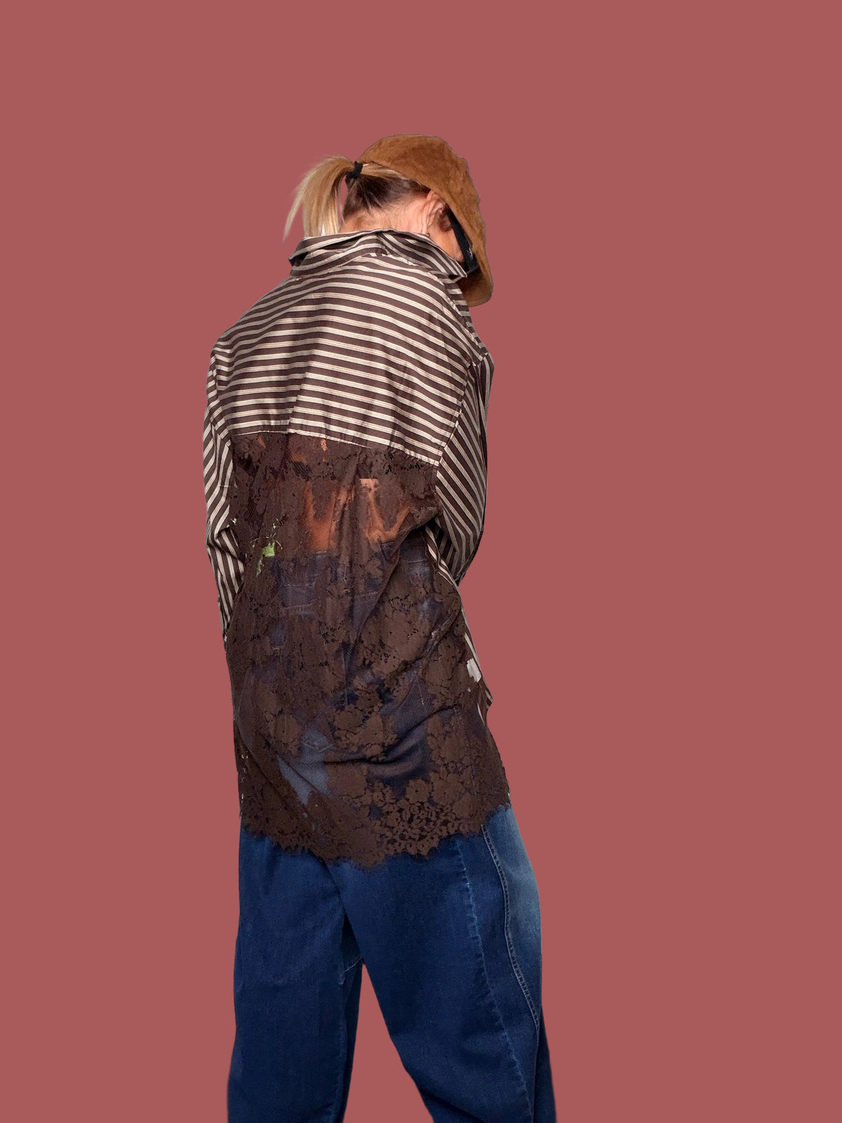 Camicia Oversize a Righe con Pizzo sul Retro