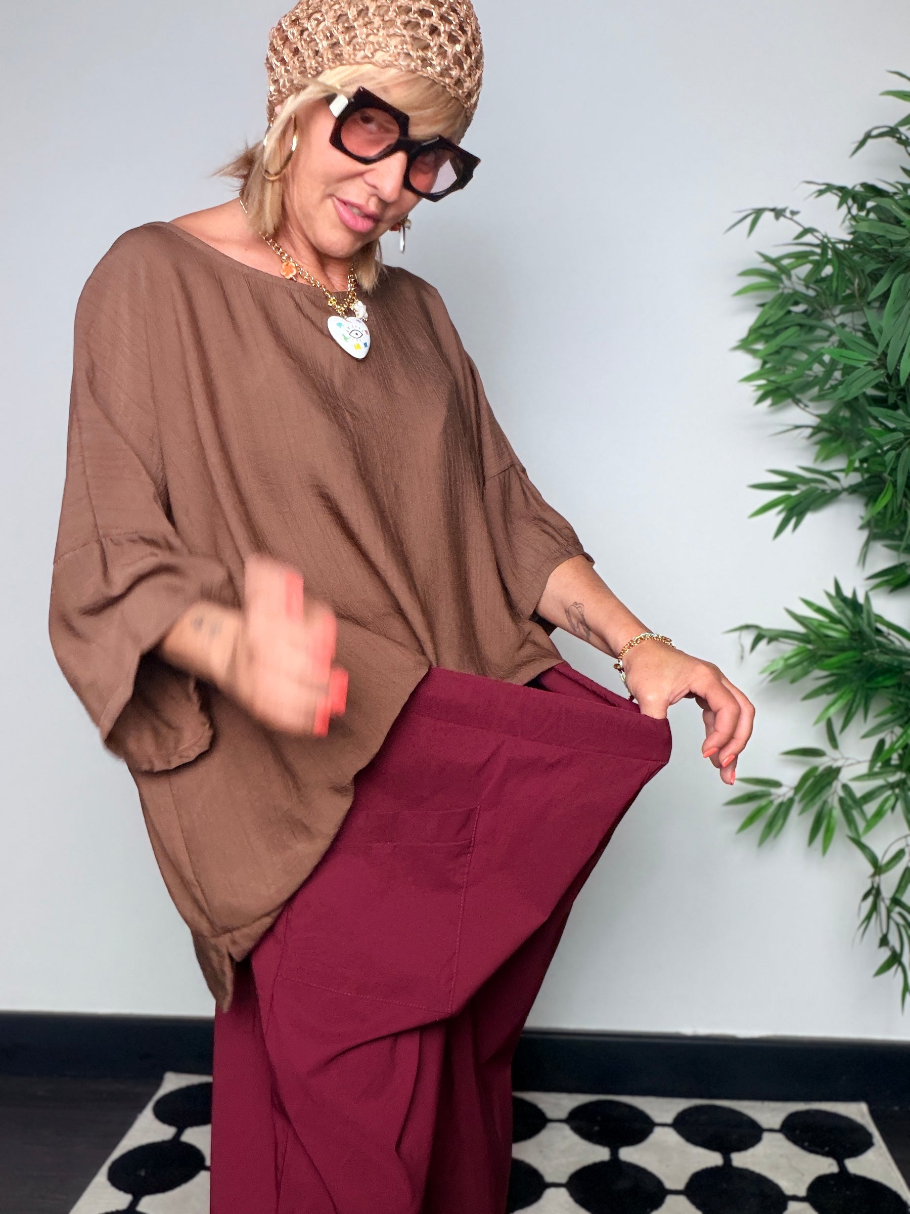 Pantalone Baggy Bengalina con Pince — Bordeaux / Nero