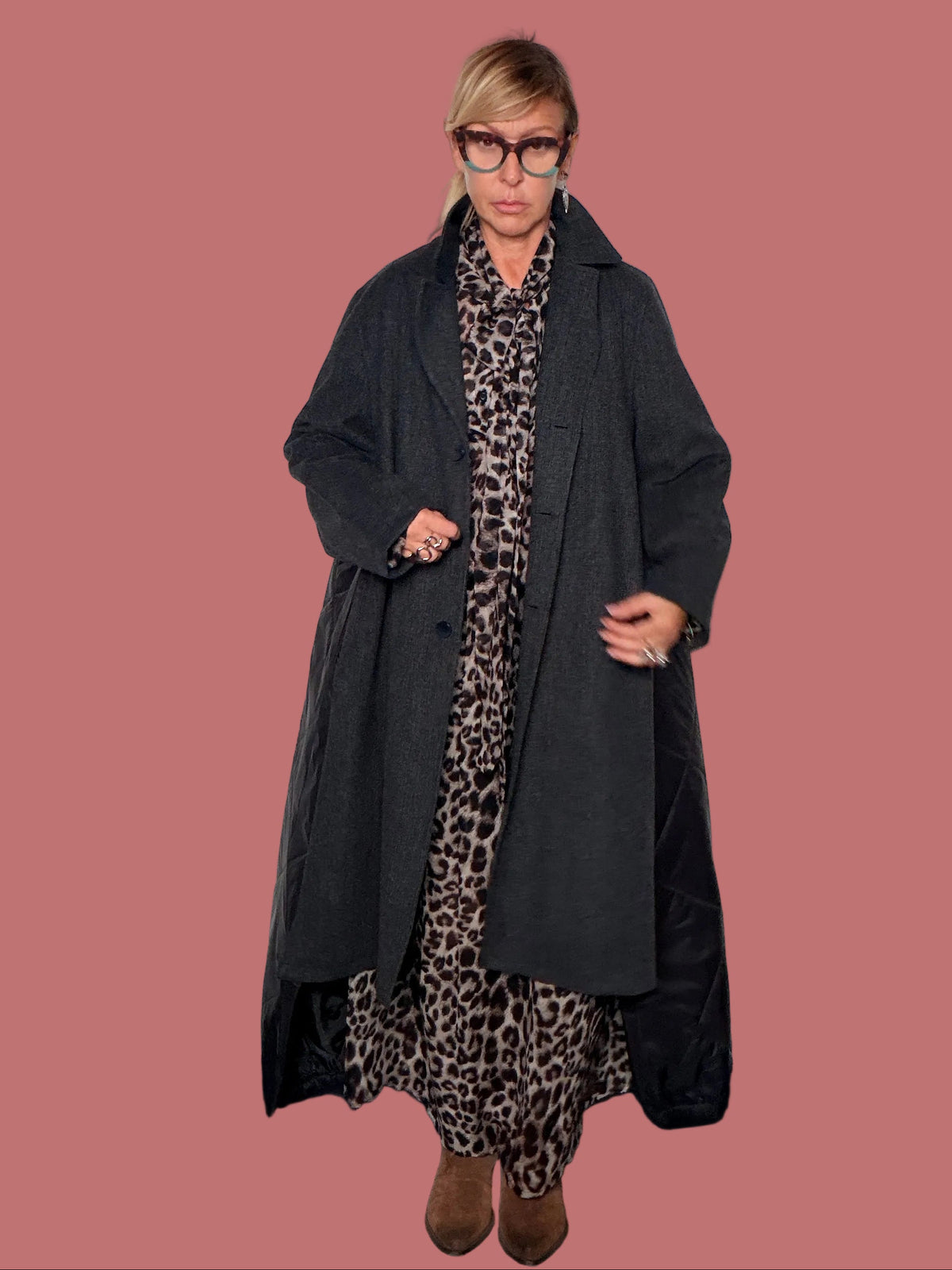 Cappotto lungo grigio con maniche trapuntate Female